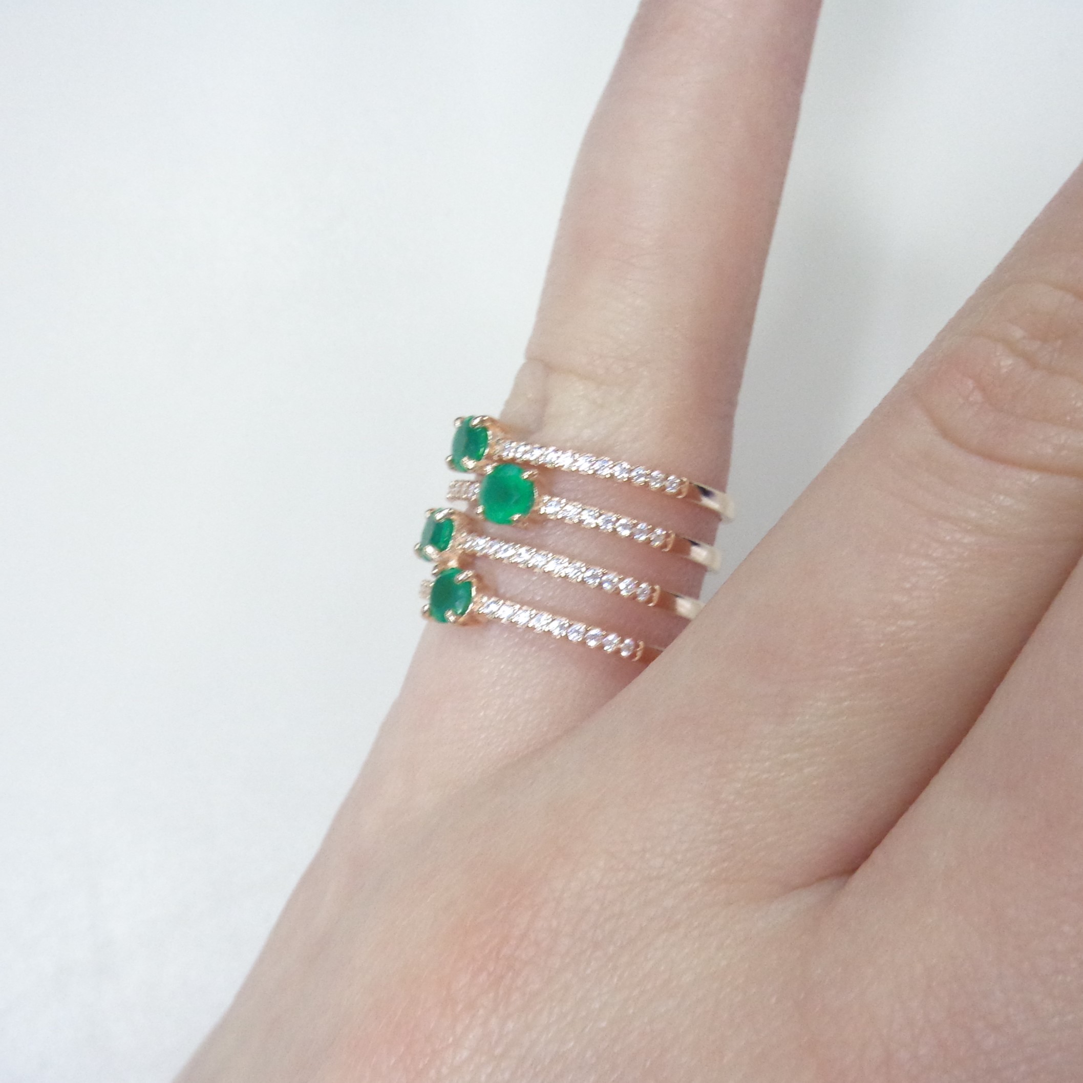 Серебряное кольцо с агатами